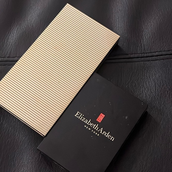 EYESHADOW BLUSH BUNDLE - Picture 2 of 7